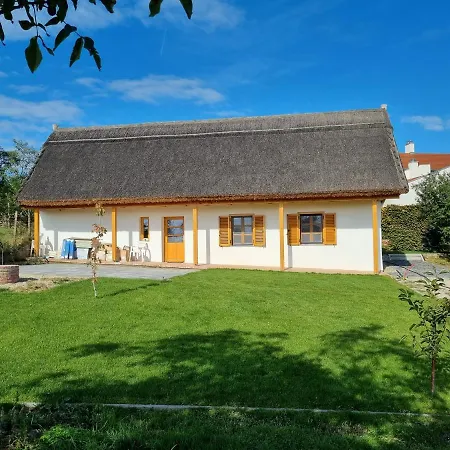 Akacfa Vendeghaz Dom wakacyjny Pakozd