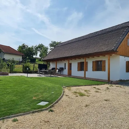 Dom wakacyjny Akacfa Vendeghaz