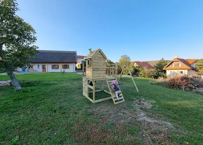 Дом отдыха Akacfa Vendeghaz